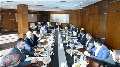 وزيرا الرياضة والإسكان يناقشان إنشاء فرع جديد من سلسلة «نادي النادي» بالعلمين