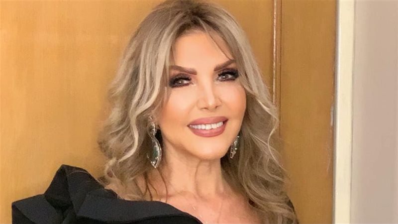 نادية مصطفي، فيتو