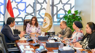البيئة تبحث سبل الاستفادة من المخلفات بالتجمعات السكنية الجديدة 