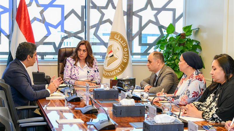 القائم بأعمال وزير