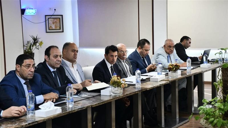 تفاصيل اجتماع وزيرالرياضة