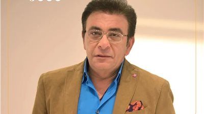 رحل بأزمة قلبية مفاجئة.. من هو الإعلامي عاطف كامل؟ (إنفوجراف)