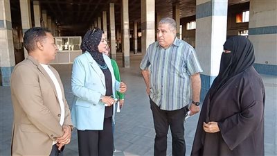 سكرتير عام محافظة الإسماعيلية في جولة مفاجئة على المخابز (صور)