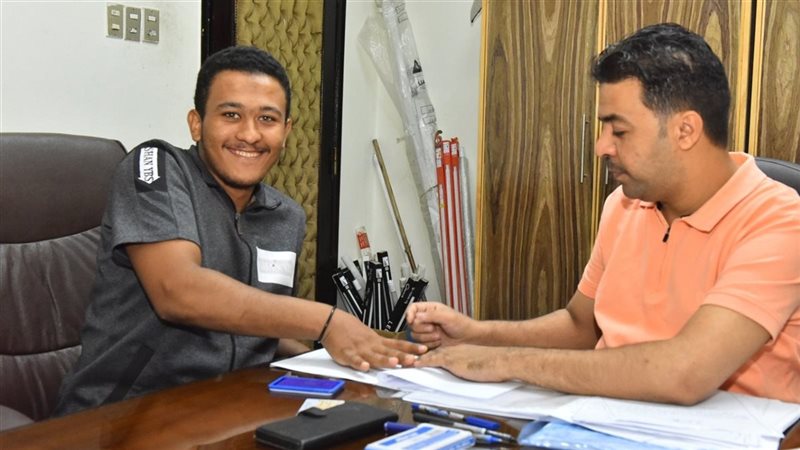 تسليم التعويضات لأهالي