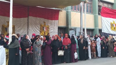 استمرار توافد الناخبين للإدلاء بأصواتهم بجولة إعادة الشيوخ بالإسماعيلية (صور) 