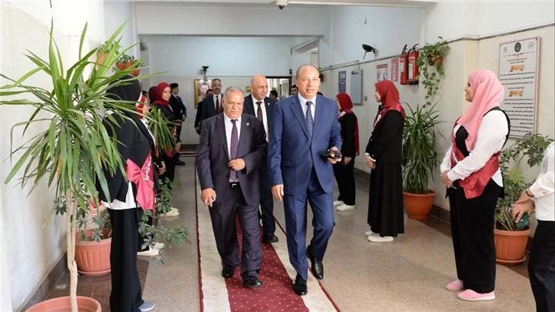 جولة رئيس جامعة المنصورة