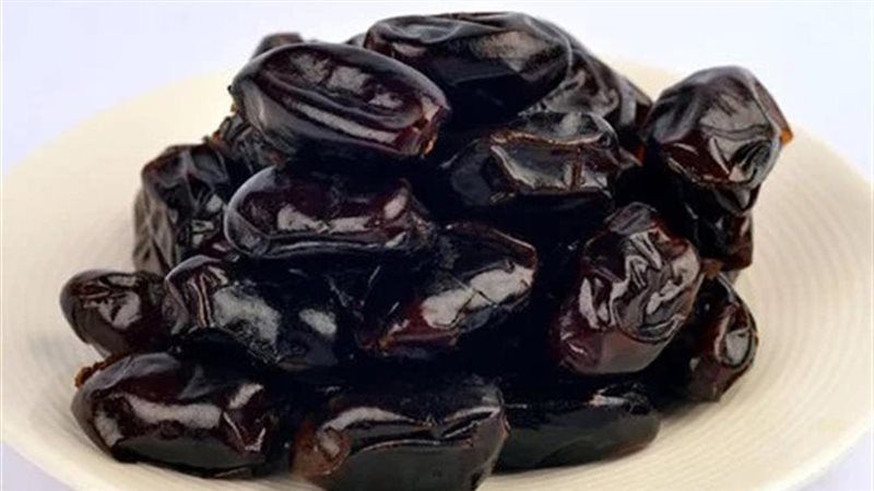 البلح الأسود 