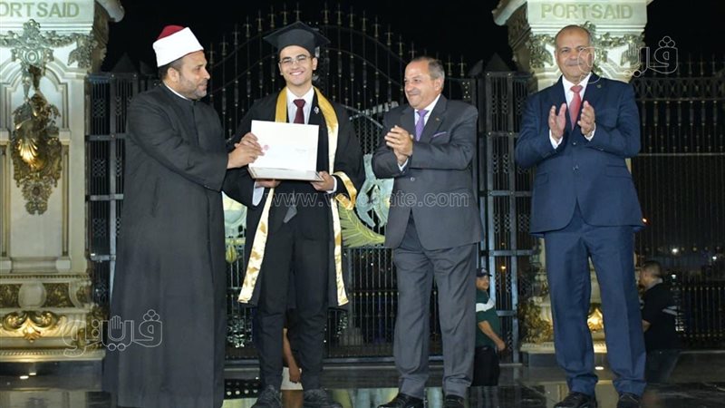 محافظ بورسعيد يكرم