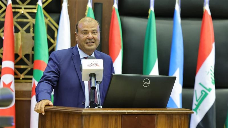 خالد حنفي، أمين