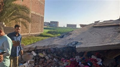 3 قرارات عاجلة من محافظ أسيوط بشأن منزل كوم أبوشيل المنهار 