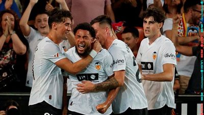 فالنسيا يكتفي بهدف أمام ليفانتي بالدوري الإسباني 