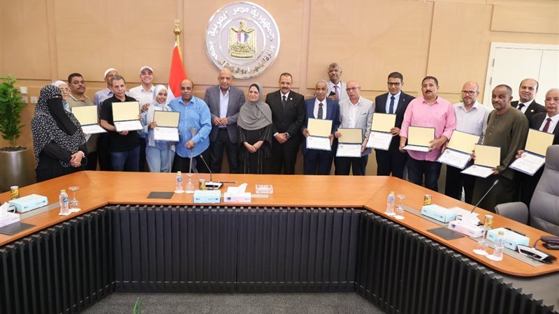 تكريم وزير الكهرباء