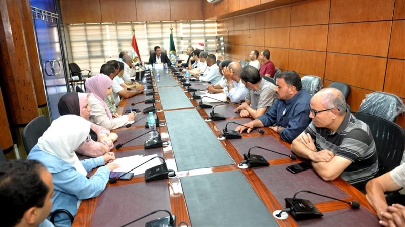 اجتماع نائب محافظ