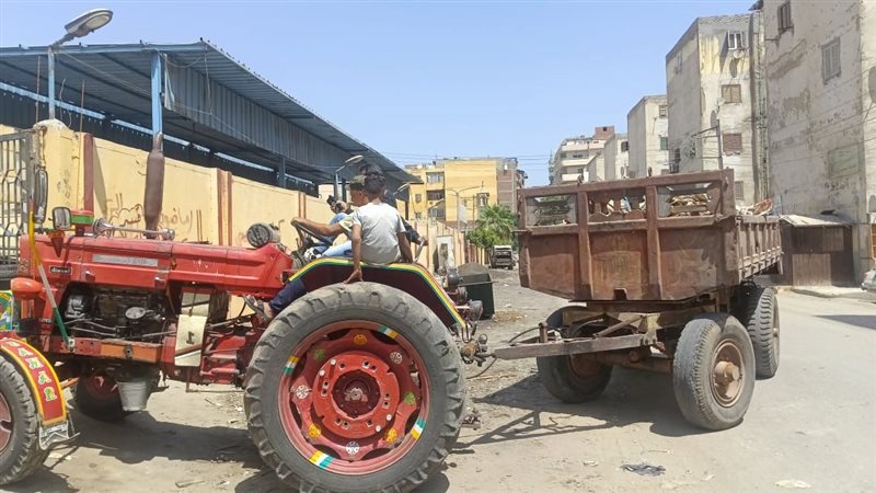 التحفظ علي جرار يلقي