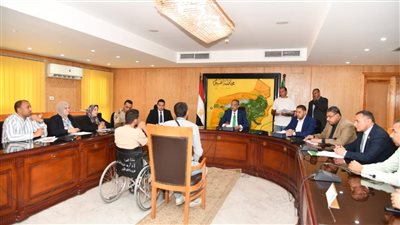فرص عمل بالقطاع الخاص في لقاء محافظ الفيوم الدوري لخدمة المواطنين 