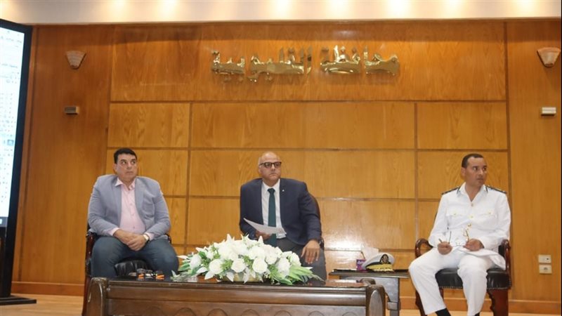 محافظ القليوبية خلال