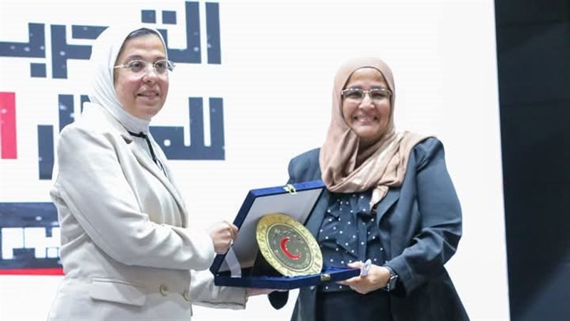 الهلال الأحمر يستقبل