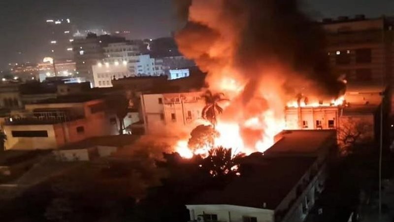 حريق بفندق، فيتو
