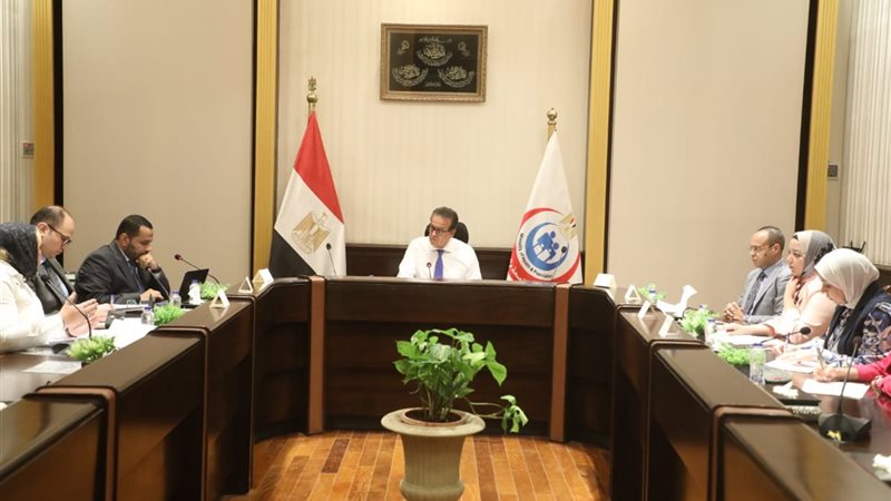 اجتماع د.خالد عبدالغفار،