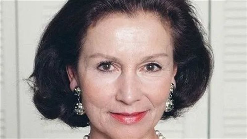 الفنانة الفرنسية