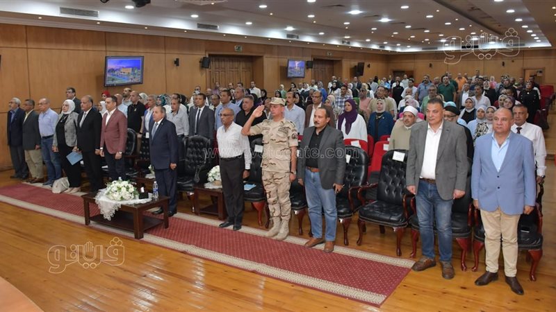  محافظ بورسعيد يستعرض