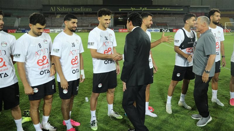وزير الرياضة يحضر