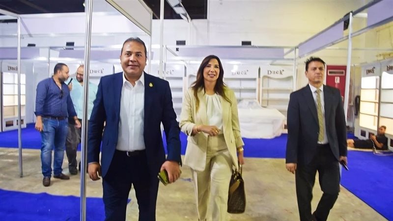 لجنة سيدات الاعمال