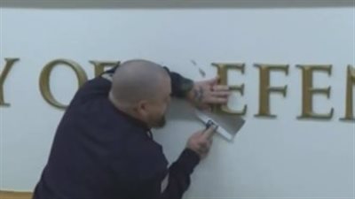 ترامب يفتح النار على العالم، لحظة تحويل اسم وزارة الدفاع الأمريكية إلى «الحرب» (فيديو)