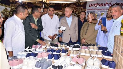 محافظ الأقصر يفتتح معرض أهلا مدارس بإسنا (صور)