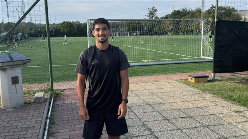 لاعب المقاولون ينتظم