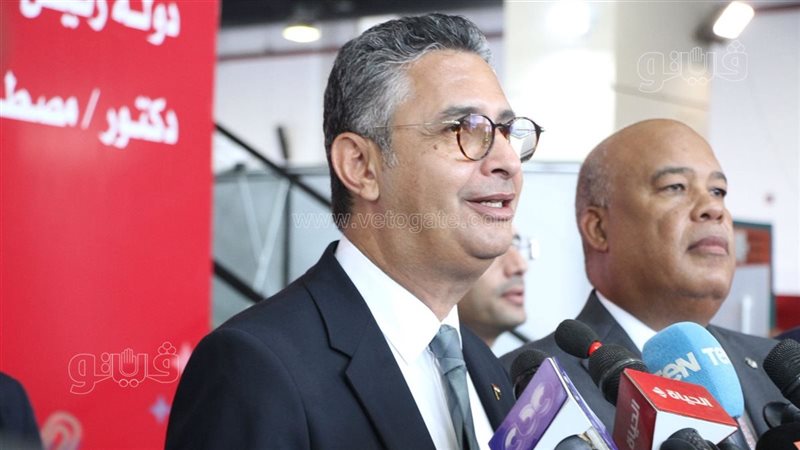 الدكتور شريف فاروق