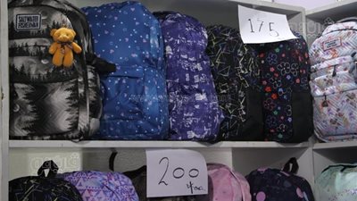 أقل من الفجالة بـ50%، محافظ الجيزة يتفقد معرض «أهلا مدارس» بحي جنوب (فيديو)