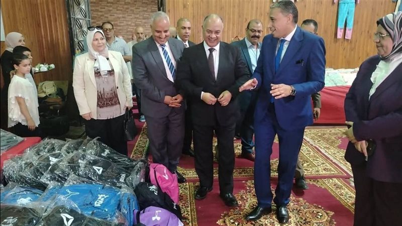معرض الزي المدرسي