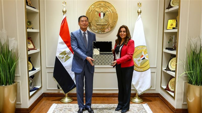 منال عوض ونائب وزير