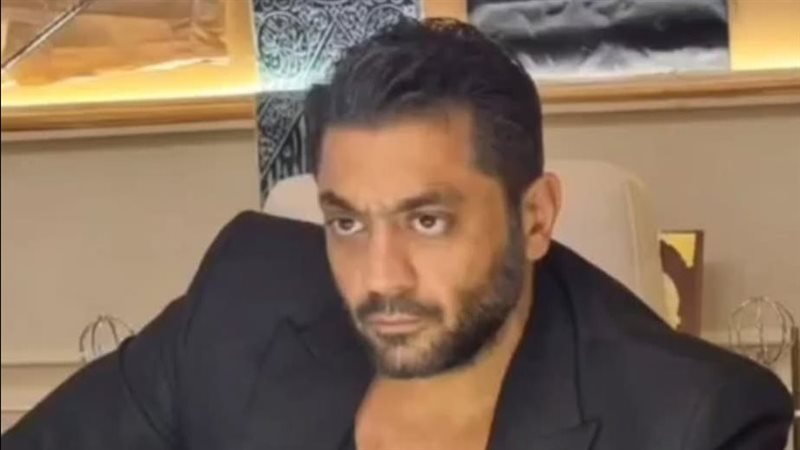 احمد فلوكس، فيتو
