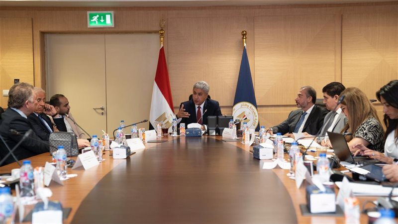 لقاء وزير السياحة