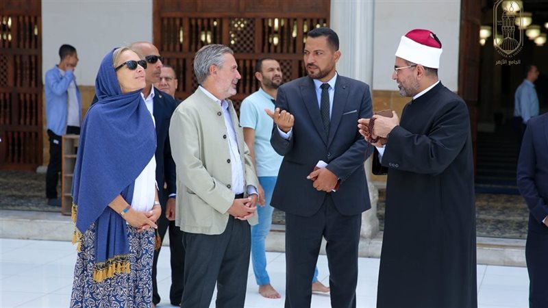 زيارة السفير الإيطالي