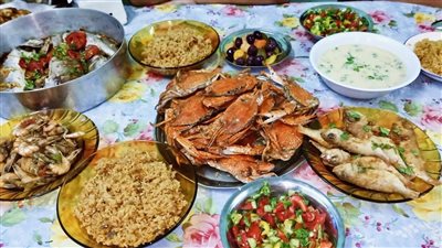 أسباب النوم بعد تناول أكلة سمك