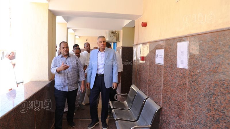 محافظ أسوان يتفقد