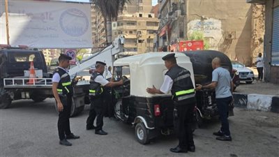  ضبط 20 توكتوك غير مرخص بشوارع الزقازيق 