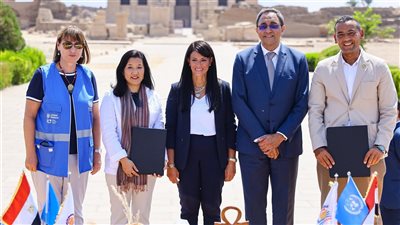 المشاط ومحافظ قنا ومنسقة الأمم المتحدة يشهدون توقيع اتفاقية لدعم السياحة المستدامة  