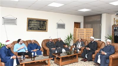 جامعة القناة تستقبل وفد منطقة الوعظ بالإسماعيلية لبحث سبل التعاون (صور)