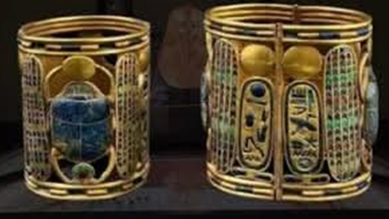 اسورة الملك بسوسنس
