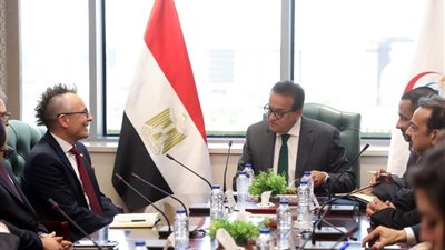 وزير الصحة: الدولة مهتمة بملف الأمراض الوراثية والنادرة 
