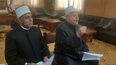بالفيديو كونفرانس، رئيس المعاهد يبحث مع رؤساء المناطق الاستعداد للعام الدراسي الجديد 