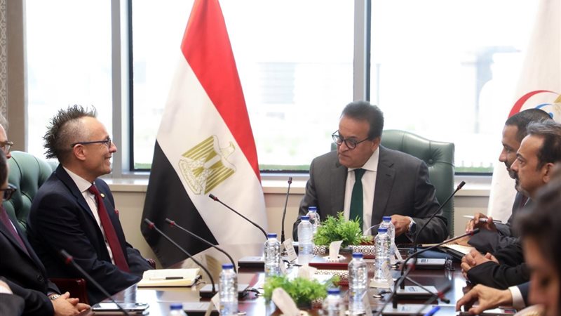 اجتماع د.خالد عبدالغفار