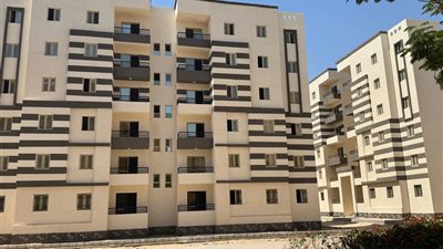 وزير الإسكان يتابع تنفيذ وحدات 