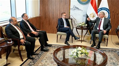وزير البترول يبحث مع توتال إنرجيز منظومة النقل الآمن للمنتجات البترولية 