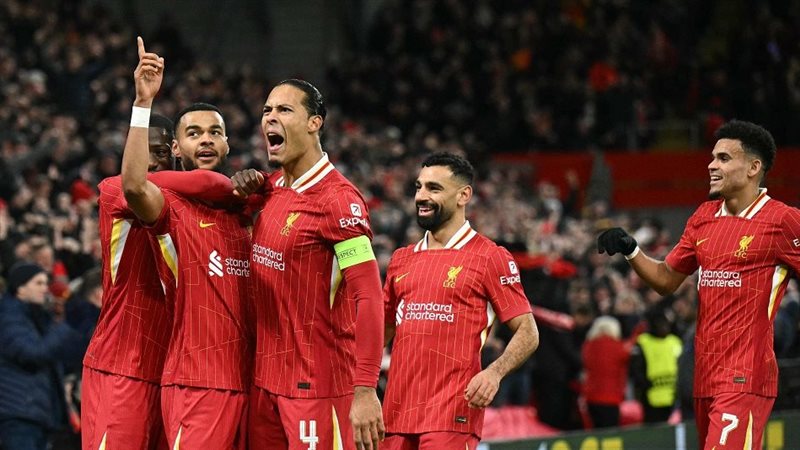 لاعبو ليفربول 