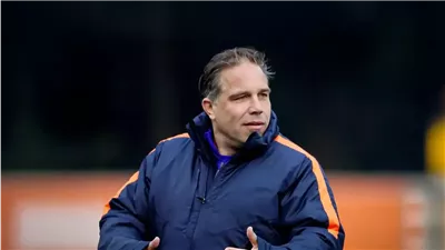 المدرب الهولندي الجديد يصل الليلة لبدء مهمته في الأهلي